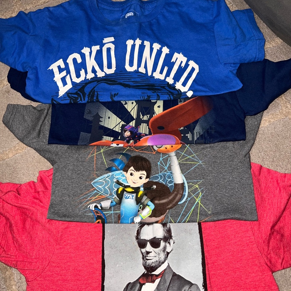 Like New Tshirt Lot